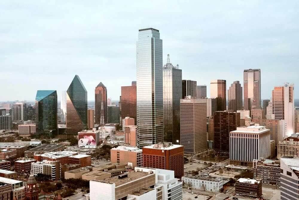 Dallas skyline with fountain place and chase tower
